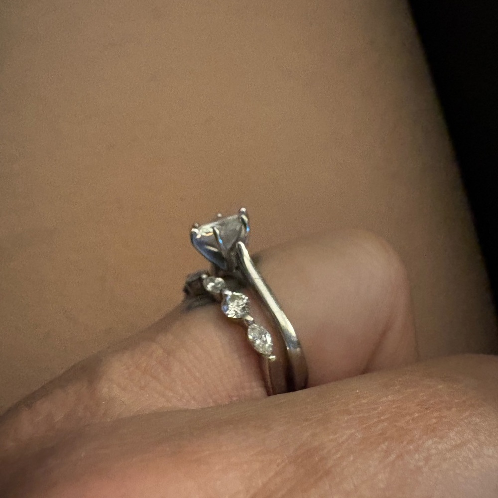 Charles & Colvard Moissanite Solitaire Ring in white gold 1ct (dew) - Picture 7 of 12